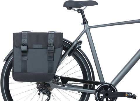 Basil Tour Waterproof XL dubbele fietstas 35L zwart